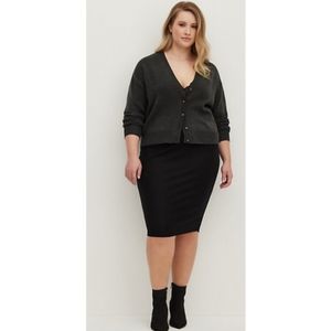 🆕 Torrid Premium Ponte Midi Pencil Skirt
